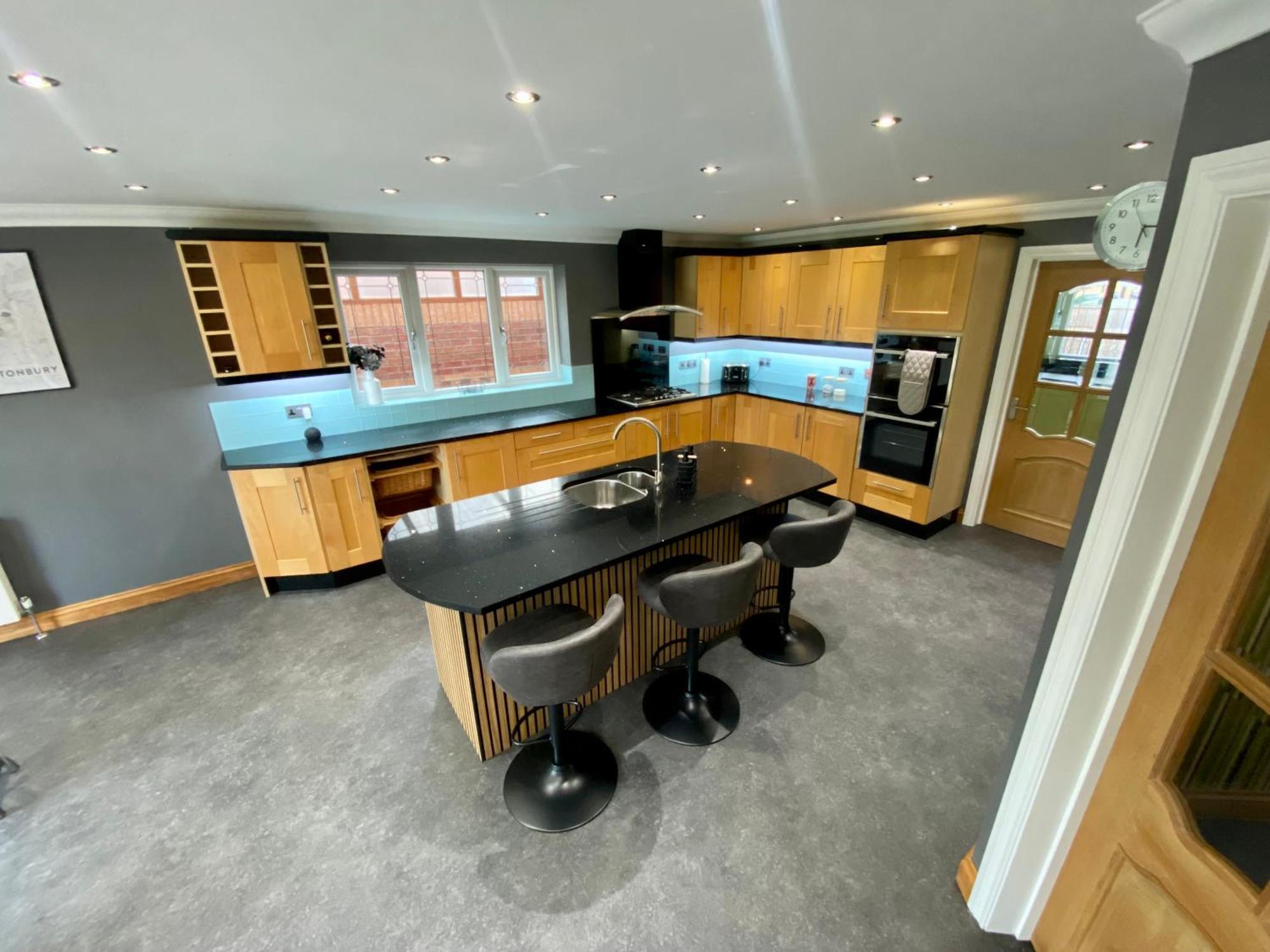 Countryside Family Home Keynsham Extérieur photo