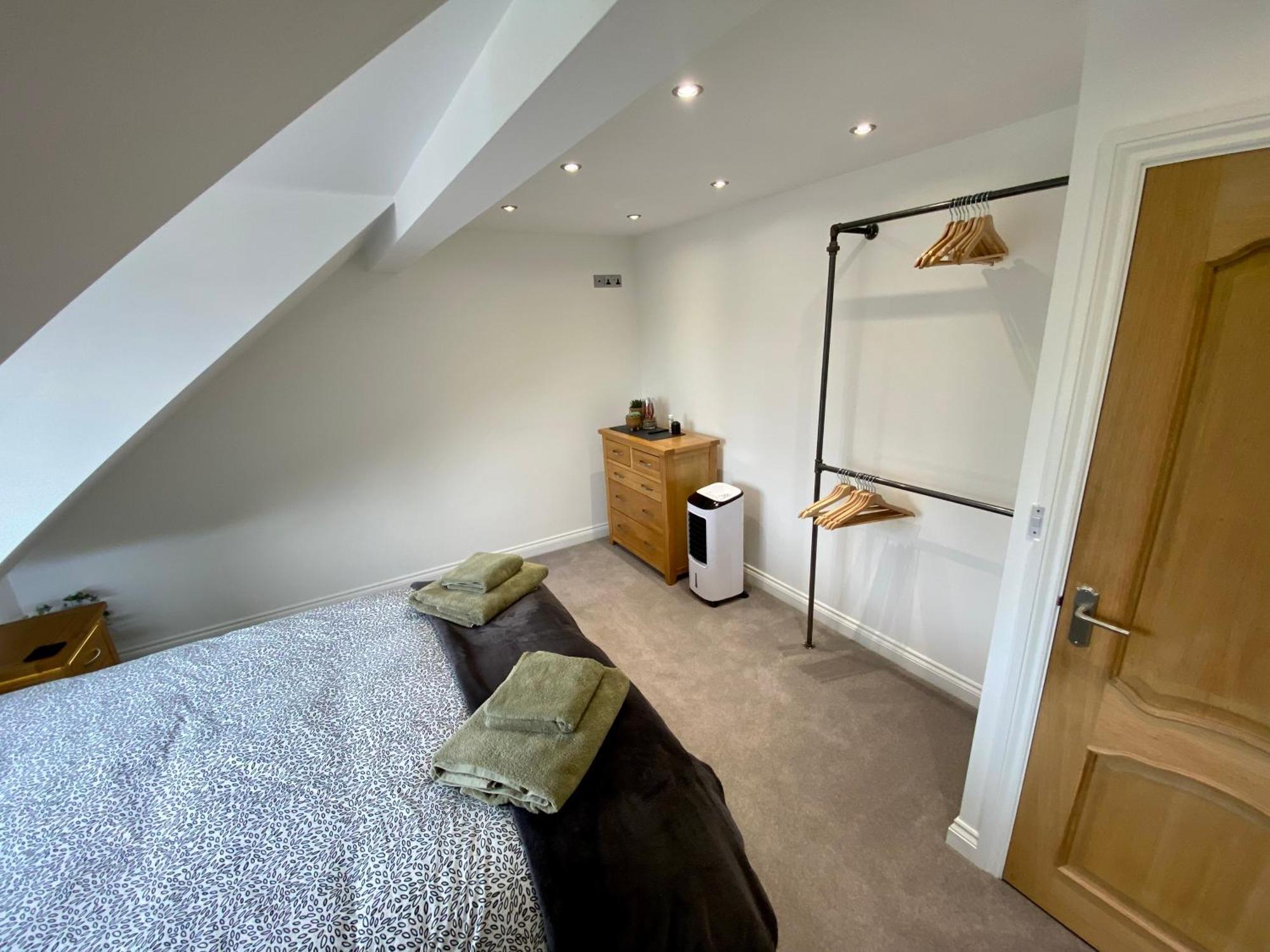 Countryside Family Home Keynsham Extérieur photo
