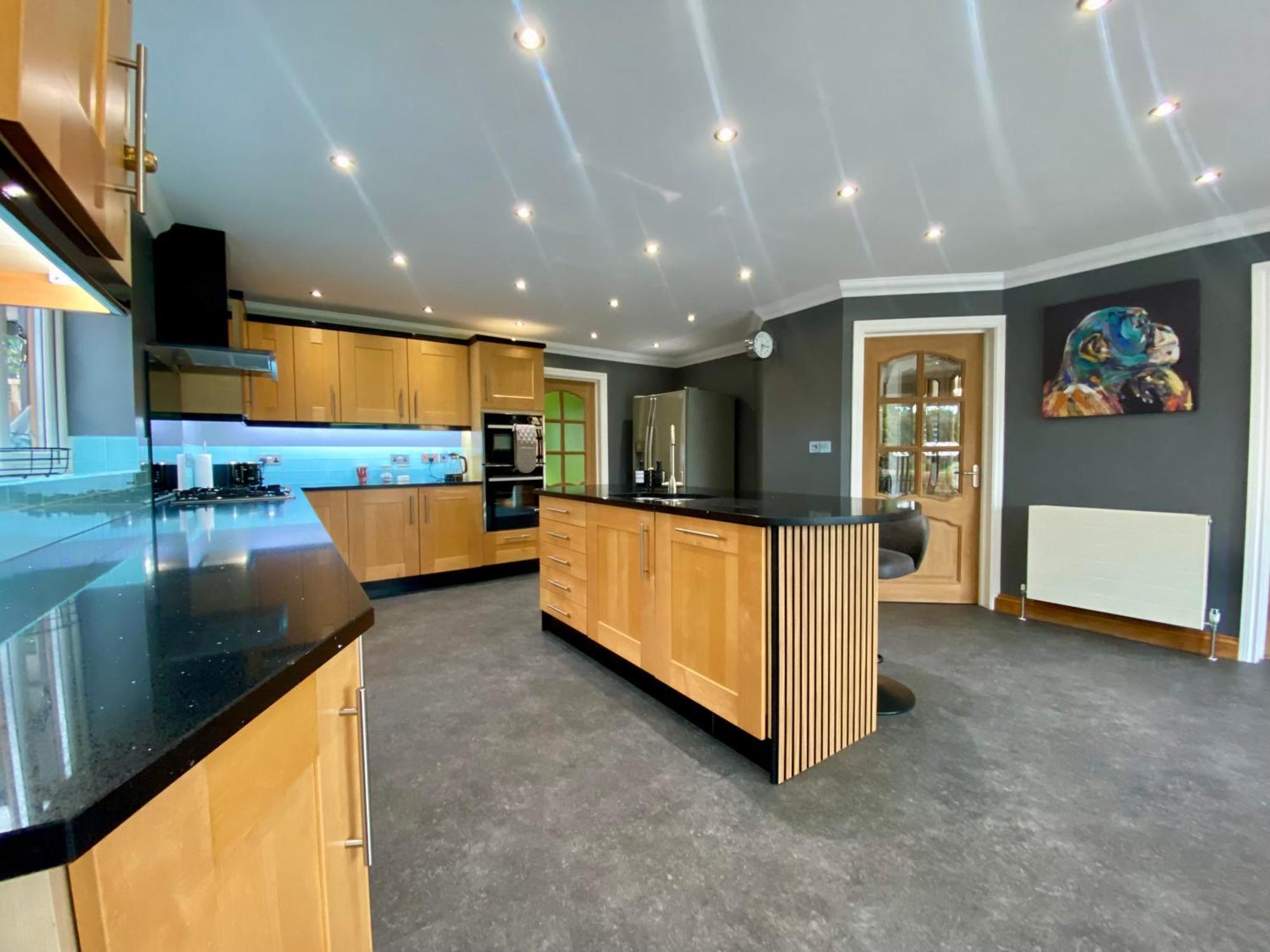 Countryside Family Home Keynsham Extérieur photo